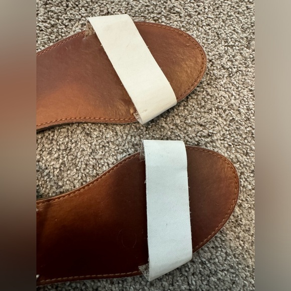 Steve Madden sandals 9 - Picture 2 of 4